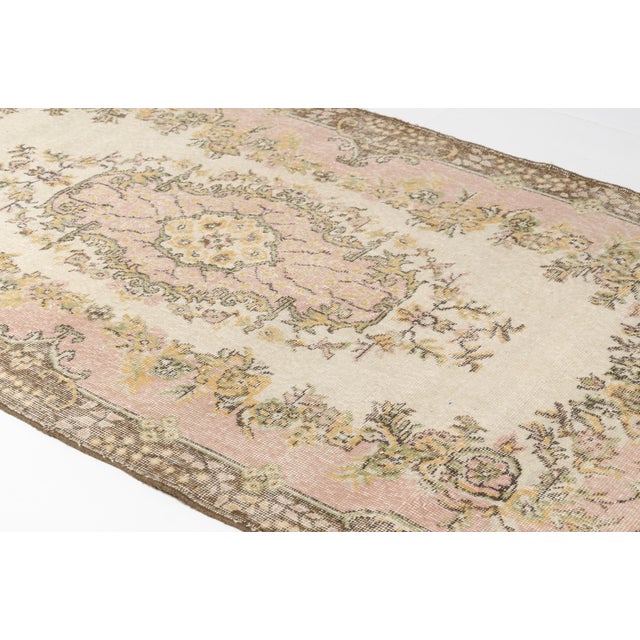 Ivory Faded Ivory Vintage Turkish Rug For Sale - Image 8 of 10