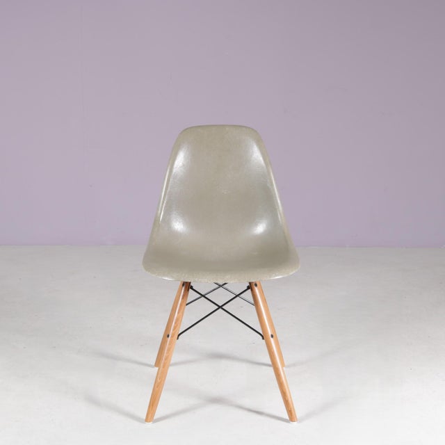 Dining Chairs in Sea Foam Green Fiberglass by Charles & Ray Eames for Herman Miller, USA, 1960s, Set of 4 For Sale - Image 9 of 14