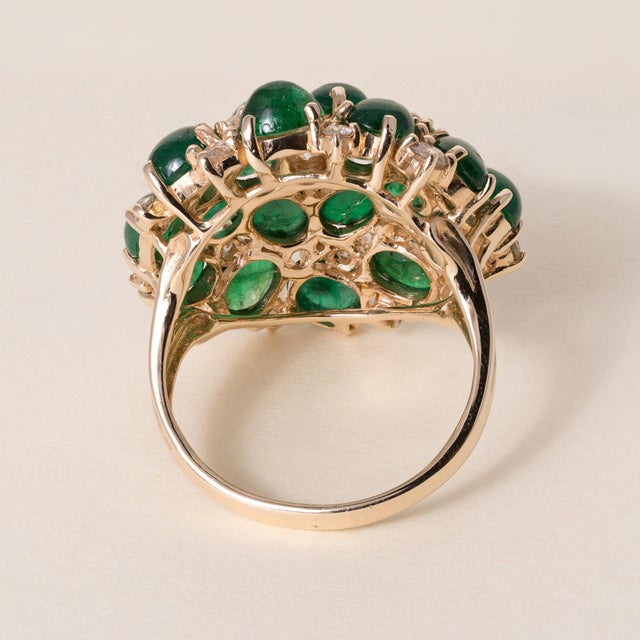 Vintage 14k Gold 7.50 Carats Emerald Cabochon Cluster Cocktail Ring, Size 7.25 For Sale - Image 4 of 4