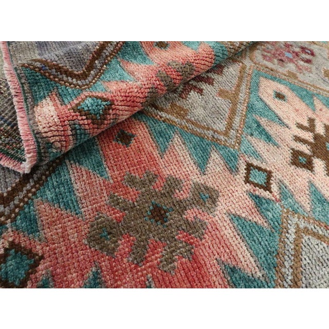 Galerie Shabab Collection Mid-20th Century Handmade Turkish Anatolian Small Throw Rug For Sale - Image 9 of 9