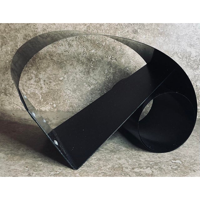1960s Mid Century Modern Matte Black “Bookworm” Steel Coil Bookends For Sale - Image 11 of 12