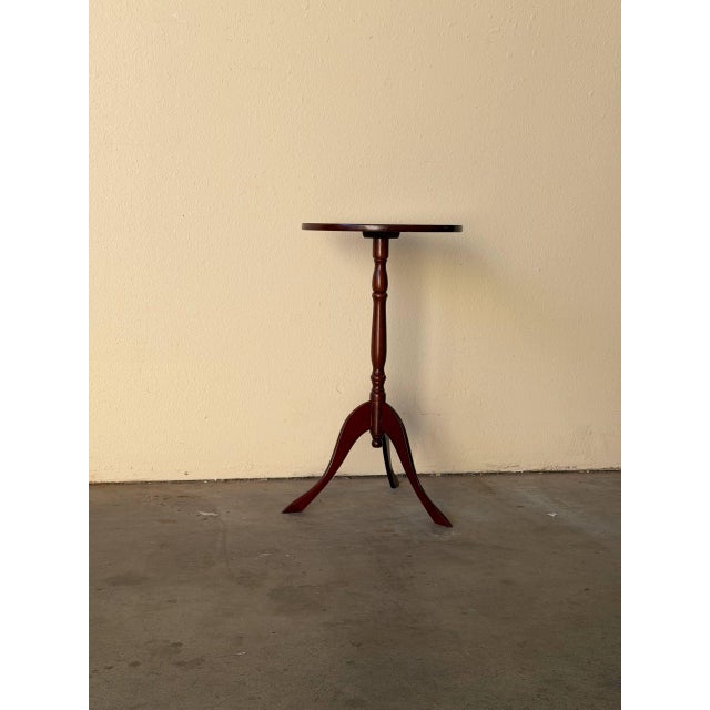Vintage Danish Rosewood Pedestal Side Table With Gold Inlay – Round Accent Table For Sale In Los Angeles - Image 6 of 8