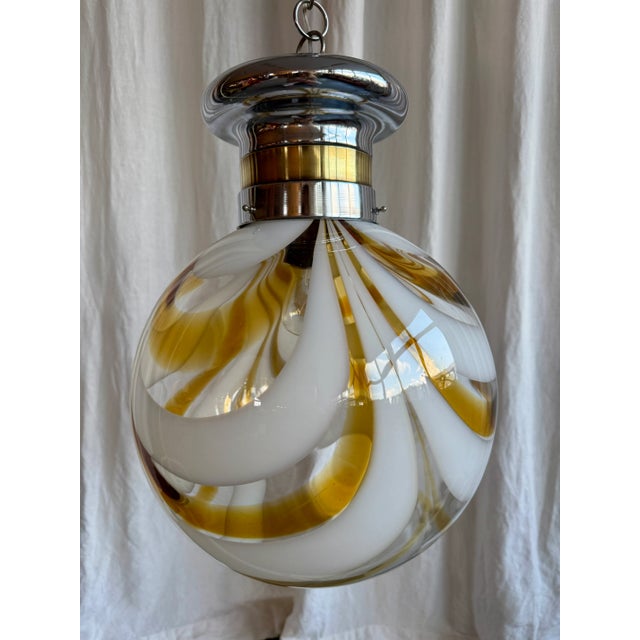 Mid-Century Italian Amber and White Swirl Murano Glass Globe Pendant, 1960s For Sale - Image 4 of 18