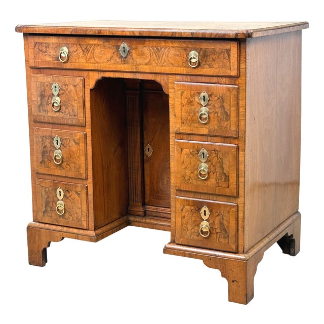 Antique Georgian Walnut Kneehole Desk, 1720 For Sale