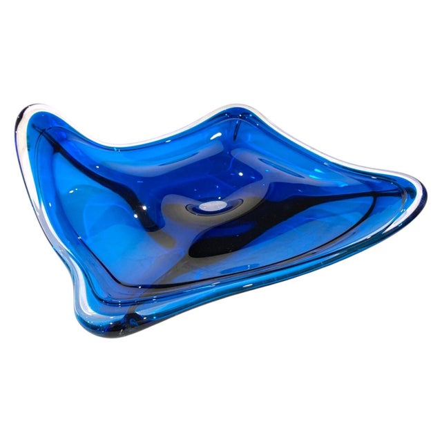 Late 20th Century Large Stingray Glass Centerpiece Bowl 21" Oversize Blue Nautical Coastal Decor For Sale - Image 5 of 18