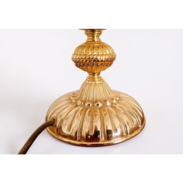 French Hollywood Regency Table Lamp in Gilt Brass with Cascading Crystal Prisms, 1950s For Sale - Image 11 of 18