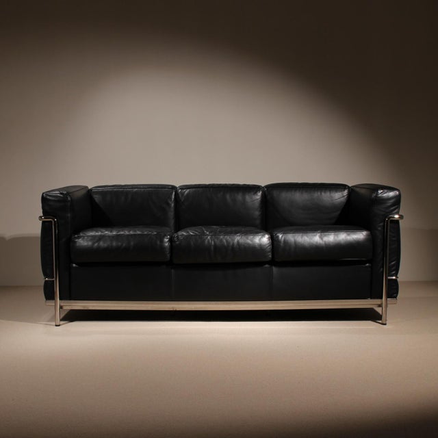 LC2 3-Seater Sofa by Le Corbusier, P. Jeanneret, C. Perriand for Cassina, Italy, 1928 For Sale - Image 10 of 10