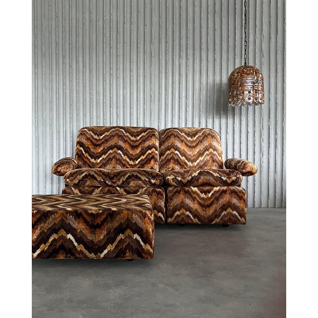 Textile Italian Modular Sofa and Ottoman with Upholstery in the style of Missoni, 1970s, Set of 3 For Sale - Image 7 of 7