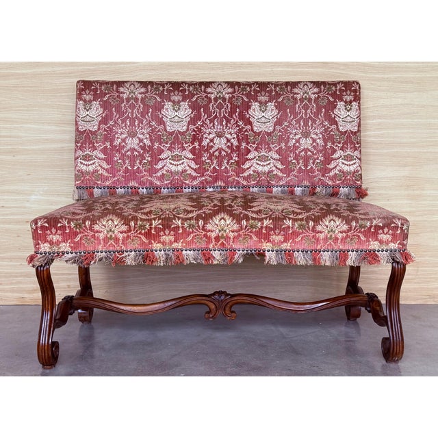 Early 20th Century Spanish Damask Velvet Bench with Back and Walnut Carved Legs For Sale - Image 15 of 18