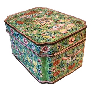 Antique Canton Chinese Green Enameled Cloisonné Lidded Trinket Box, Late 18th Century For Sale