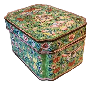 Antique Canton Chinese Green Enameled Cloisonné Lidded Trinket Box, Late 18th Century