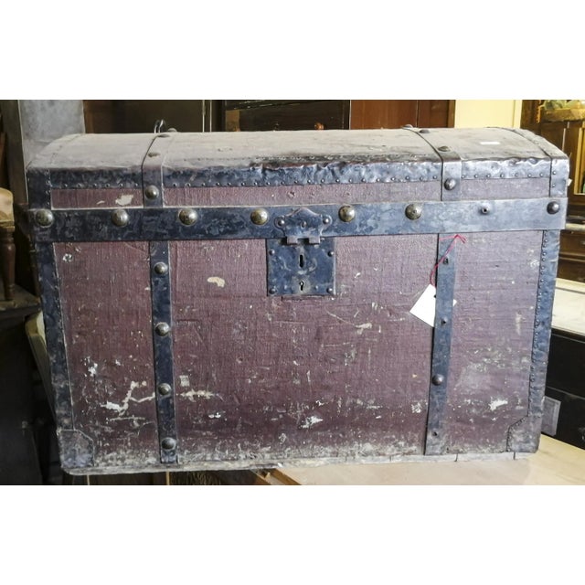 Travel Trunk in Wood and Metal, Italy, 1900s For Sale - Image 9 of 9