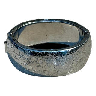 Vintage Silver Toned Floral Hinged Bangle For Sale