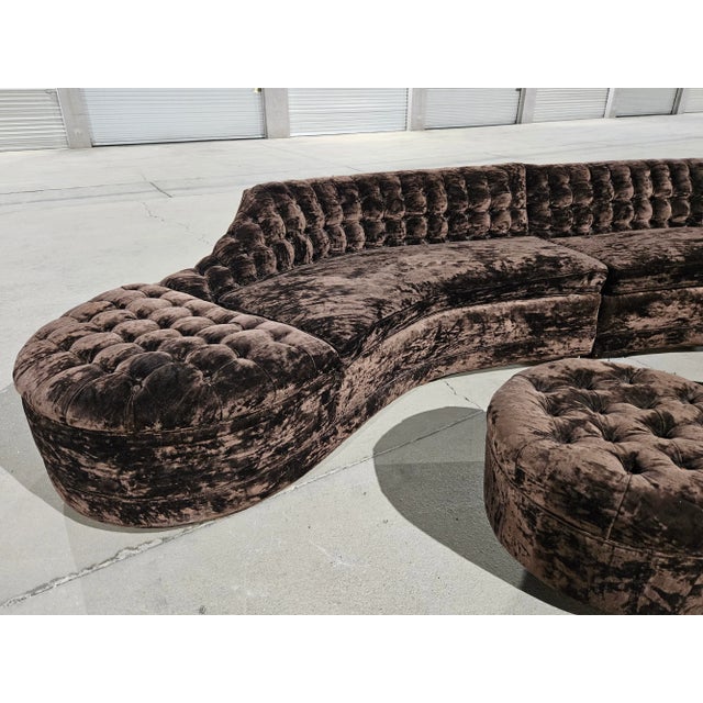 1960s Hollywood Regency Tufted 2-Piece Curved Sectional Sofa & 2 Ottomans Brown For Sale - Image 11 of 12