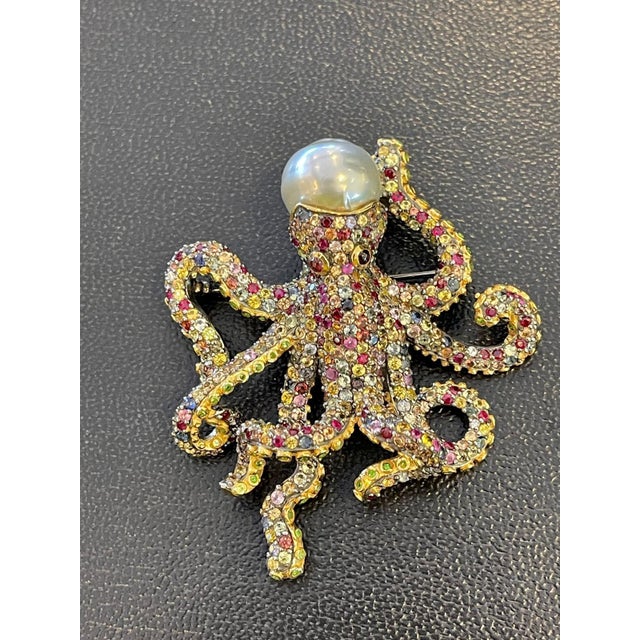 Bochic "Orient" Vintage Fancy Sapphire & South Seal Baroque Pearl Brooch For Sale - Image 11 of 18