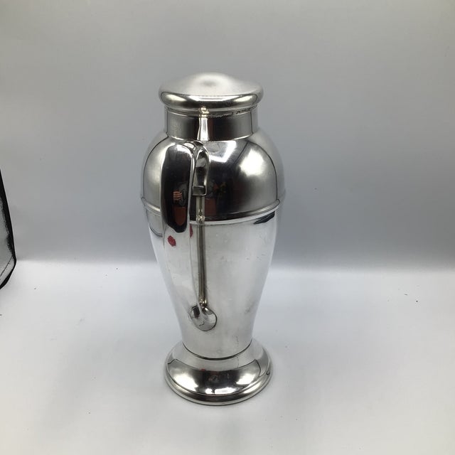 1930s Vintage 1930s International Silver Company Silver-Plated Cocktail Shaker For Sale - Image 5 of 12