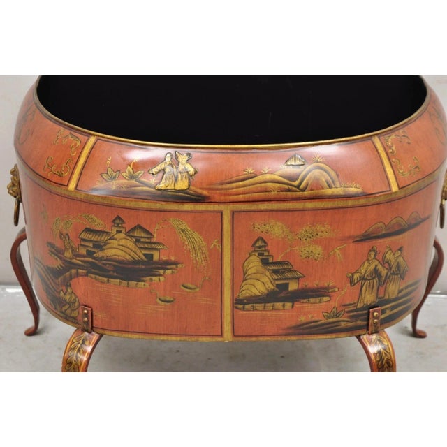 Chinoiserie Italian Red Tole Metal Chinoiserie Gilt Decorated Floor Jardiniere Planter Pot For Sale - Image 3 of 11