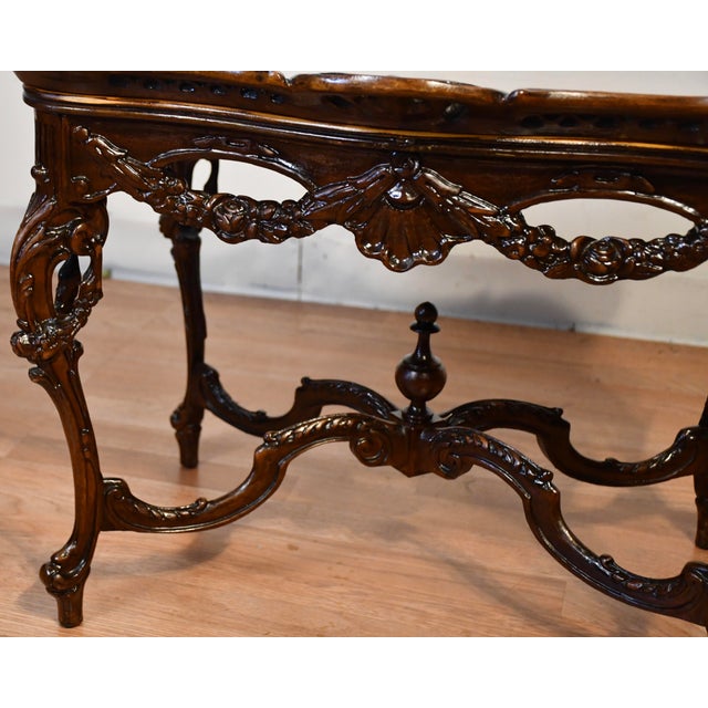 1920s 1920 Antique French Louis XV Walnut Floral Inlay Coffee Table With Glass Tray For Sale - Image 5 of 13