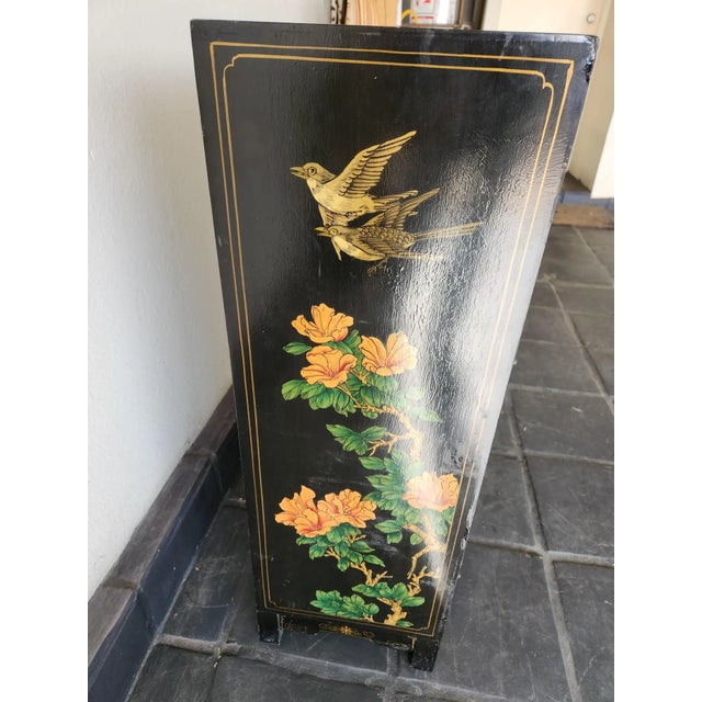 1950s Chinoiserie Black Lacquer Mop Chinese Cabinet Hand Painted For Sale - Image 4 of 15