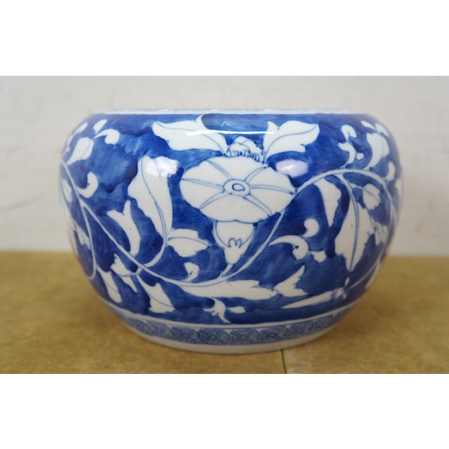 Chinese Chinoiserie Blue & White Porcelain Morning Glory Lidded Jar Urn For Sale - Image 9 of 14