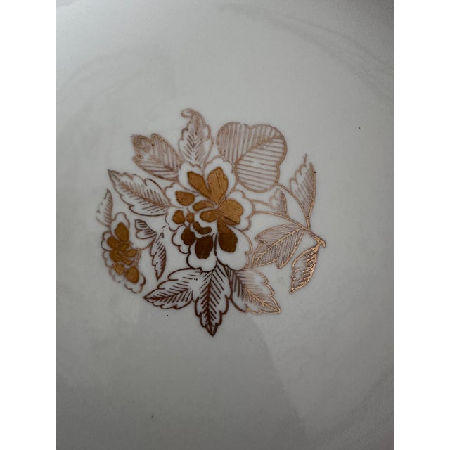 1960s Gold-Imari Green and White Birds of Paradise Center Bowl For Sale In Richmond - Image 6 of 7