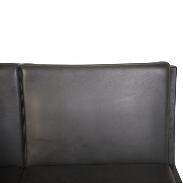 AP35 2-Seater Sofa in Black Leather by Hans J. Wegner, 1970s For Sale - Image 4 of 16