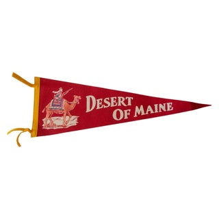 Vintage 1950s Desert of Maine Red Felt Flag For Sale