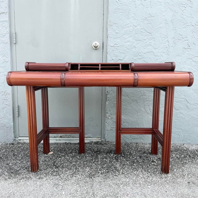 Designed by Umberto Asnago and Franco Pozzi for Giorgetti, this 1980s Italian desk balances sculptural form with...