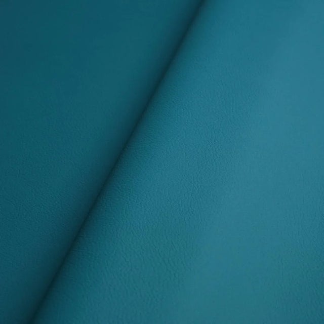 Transitional Sample - Schumacher Indoor/Outdoor Vegan Leather Fabric in Peacock For Sale - Image 3 of 4
