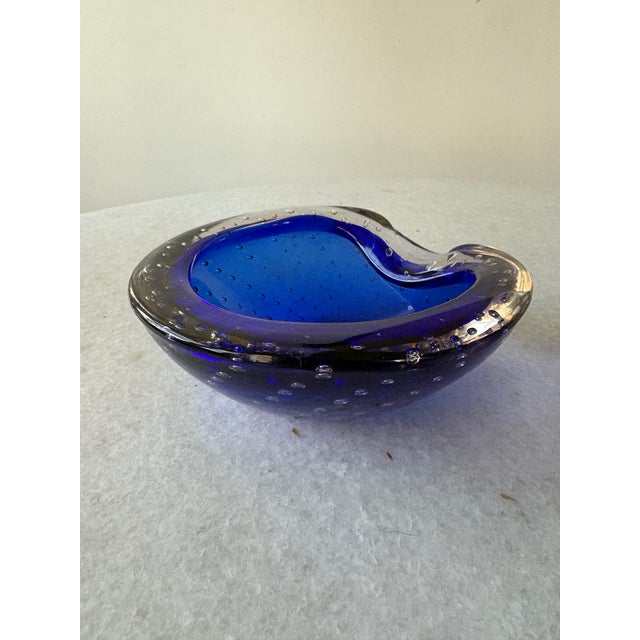 Barovier & Toso 1950s cobalt blue Murano glass bowl, beautiful detail and color.