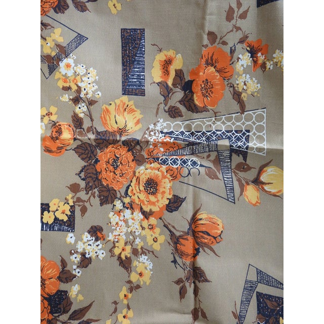 Vintage Mid Century Floral Pattern Fabric 4y For Sale - Image 4 of 4