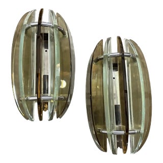 1960s Set of Two Space Age Green and Smoked Glass Italian Wall Sconces by Veca For Sale
