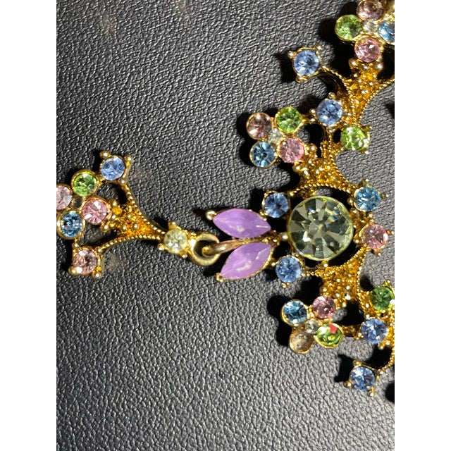 Mid-Century Modern MCM Jewelry by Ark. Necklace With Rhinestone Pastel Tones of Light Blue, Soft Pink, Peridot Green, Yellow, and Clear Crystals For Sale - Image 3 of 6