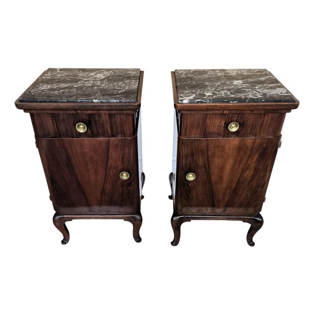 Italian Art Deco Nightstands in Walnut, 1940s, Set of 2 For Sale