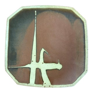 Signed 1991 Abstract Modernist Studio Pottery Wall Plate – 10.75” For Sale