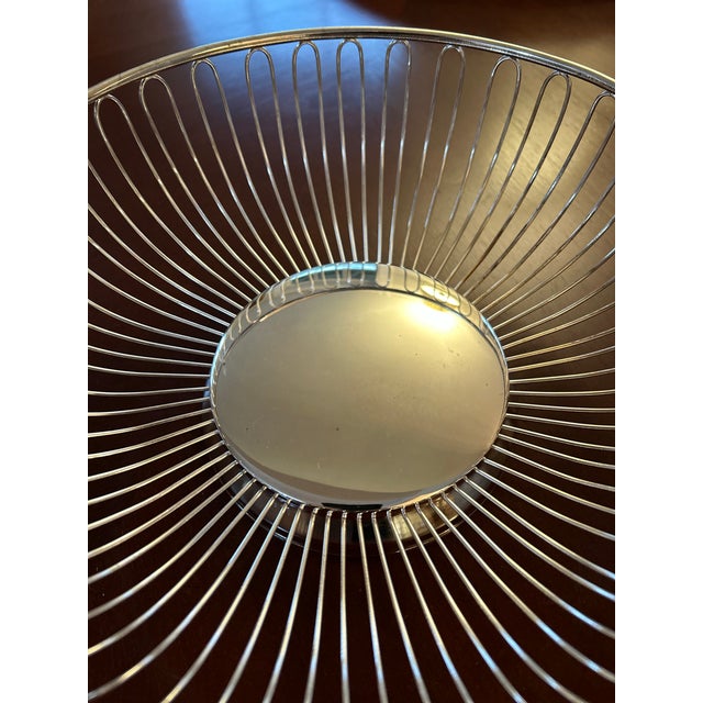 1970s Vintage Silver Plated Wire Fruit Basket For Sale - Image 5 of 9