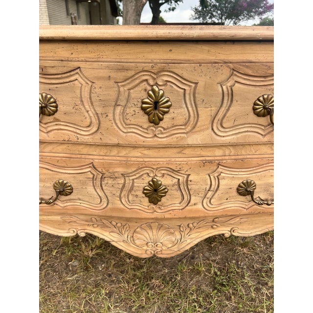 Wood French 19th Century Louis XV Provincial Bleached Chest of Drawers / Commode For Sale - Image 7 of 12