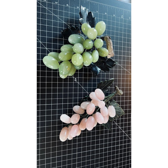 QUARTZ GRAP CLUSTERS. SUPERB CONDITION. 7"X 4"X3" VINTAGE & ANTIQUE ARTISTRY quartz grape clusters with hand carved jade...