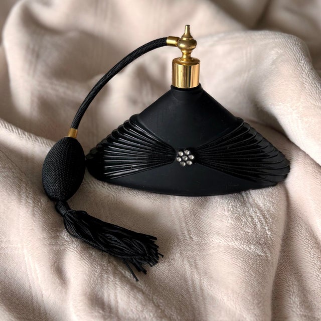 Vintage Art Deco Black Glass Perfume Bottle With Vaporizer Circa 1920-1950 For Sale - Image 9 of 9