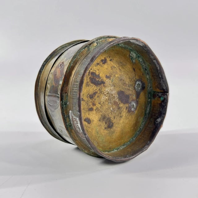 Early 20th Century Early 20th Century Asante Forowa Chased Brass Box Ghana MATTER COLLECTION For Sale - Image 5 of 6