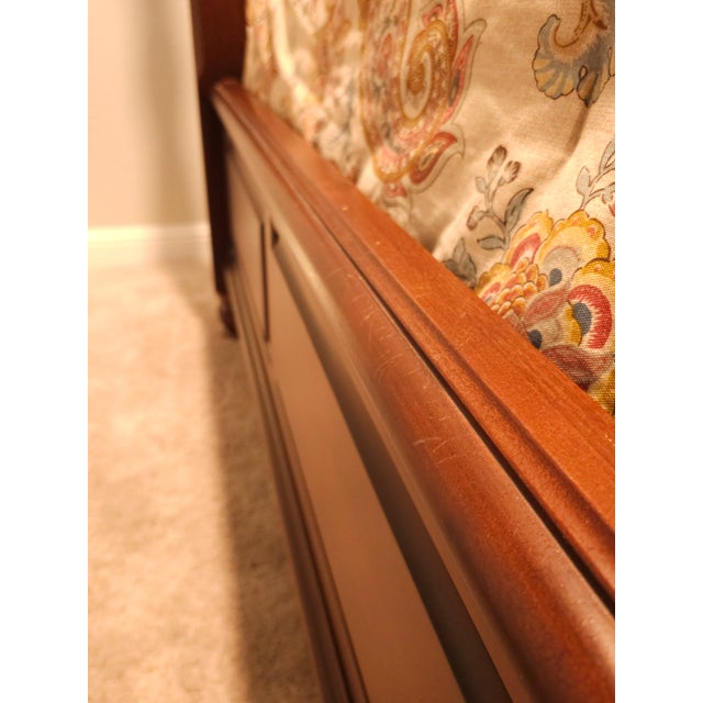 2000 - 2009 Late 20th Century Pulaski Carved Solid Mahogany Queen Size 5 Piece Bedroom Set For Sale - Image 5 of 13