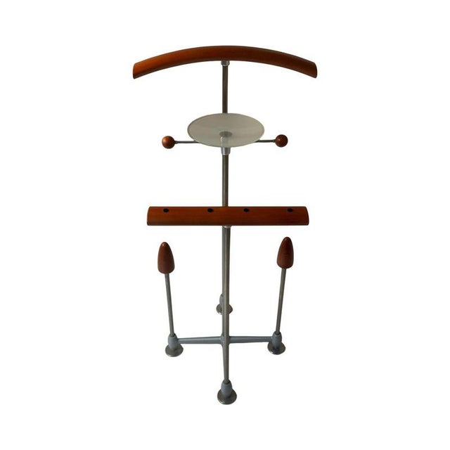 This valet stand becomes an indispensable accessory for holding clothes and jewellery items before storing them on...