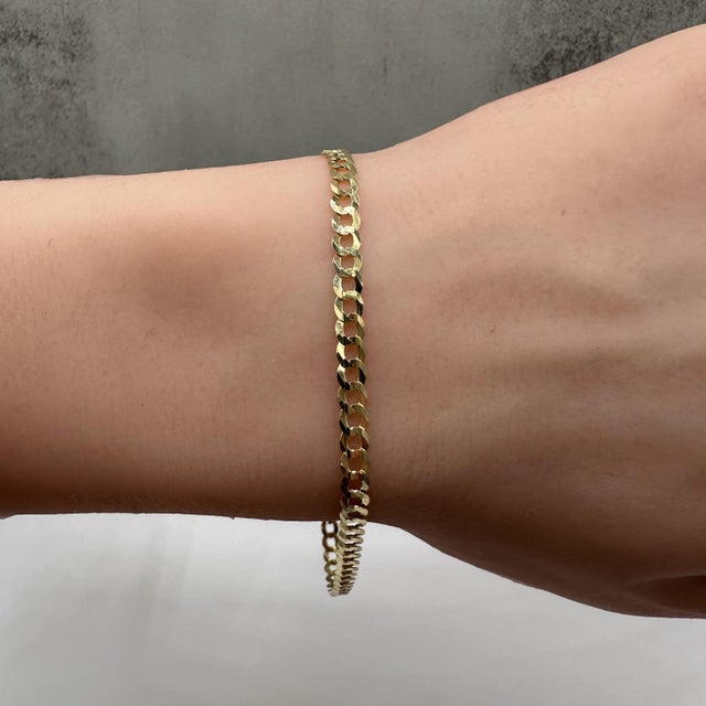 Early 21st Century Curb Link Bracelet 14kt Yellow Gold 8in 3.7mm 3.25g Solid New For Sale - Image 5 of 6