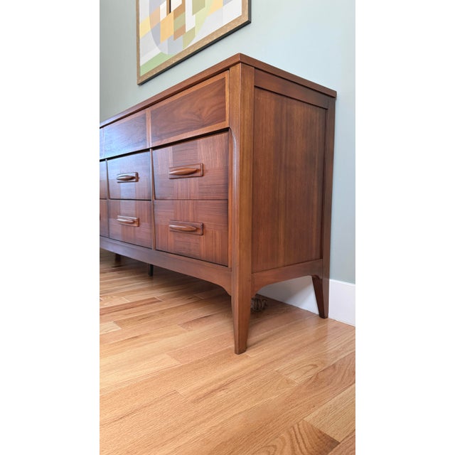 Brown Vintage MCM Lowboy Dresser by Very Best Furniture Co. For Sale - Image 8 of 12