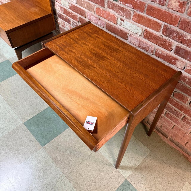 Mid-Century Modern Hall Table Attributed to A. Younger Ltd. For Sale - Image 6 of 7