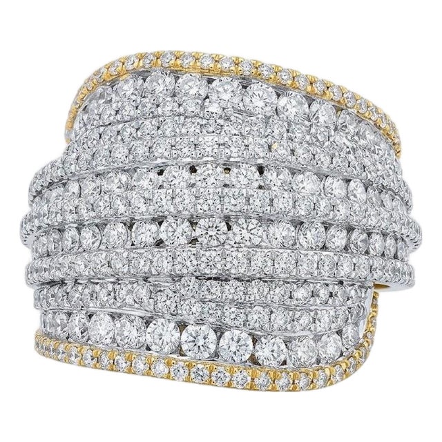10k Yellow Gold 2 5/8 CTTW Natural Diamond Cluster Statement Ring, Size 7 For Sale
