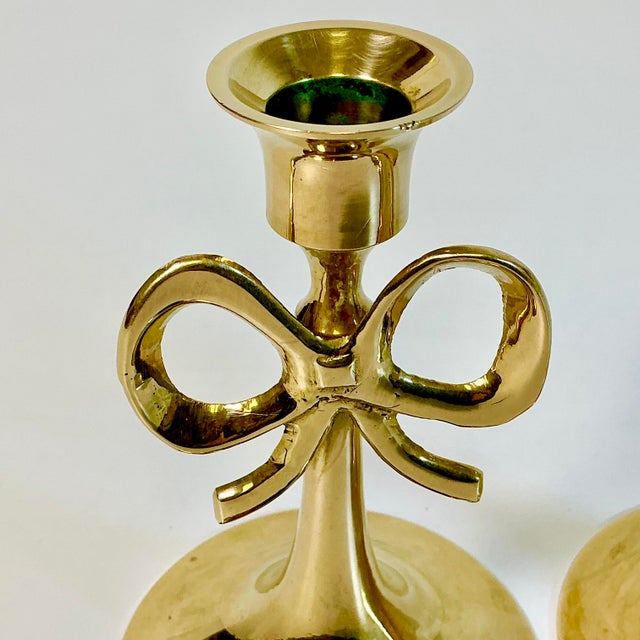 1950s 1950s Vintage Chippendale Hollywood Regency Brass Bow Candlestick Holders - A Pair. For Sale - Image 5 of 12