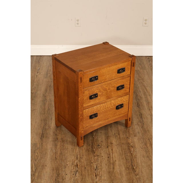 Stickley Stickley Mission Collection Pair Of Oak Three Drawer Nightstands For Sale - Image 4 of 18