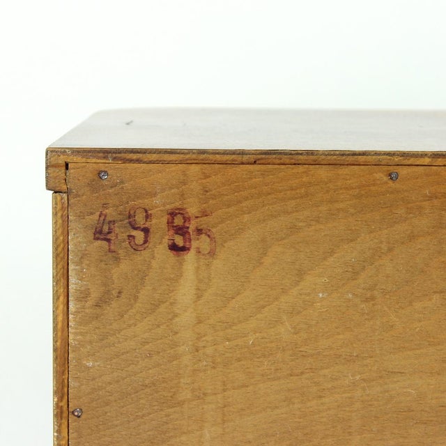Vintage Art Deco Bedside Tables in Walnut Veneer, Czechoslovakia, 1930s, Set of 2 For Sale - Image 13 of 18