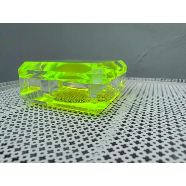 Vintage Lucite Faceted Swivel Top Candy Dish with Neon Infusion For Sale - Image 10 of 18